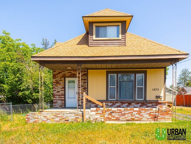 Primary Photo - 1623 E 10th Ave