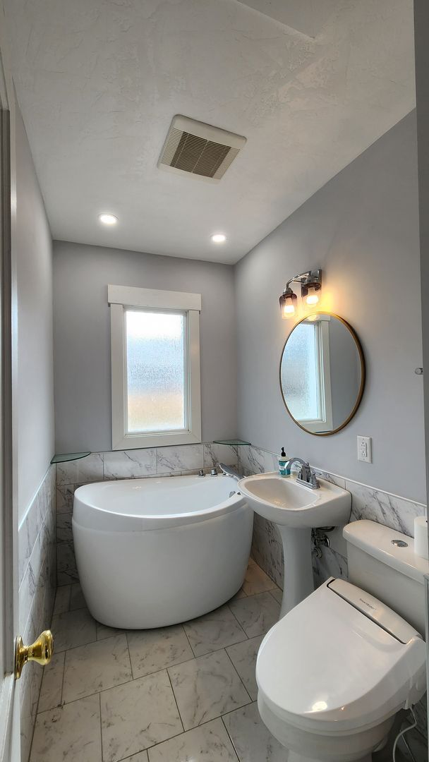 Building Photo - Adorable Duplex Near Washington Park