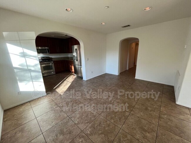 Building Photo - 235 Paseo Gregario