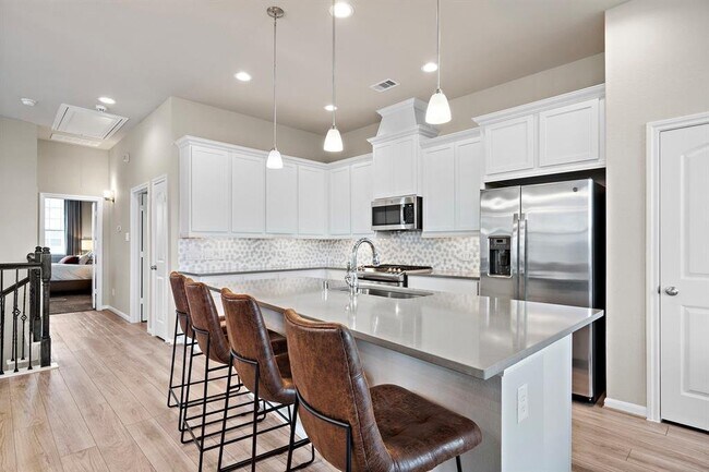 Building Photo - 2539 Terrace Point Dr
