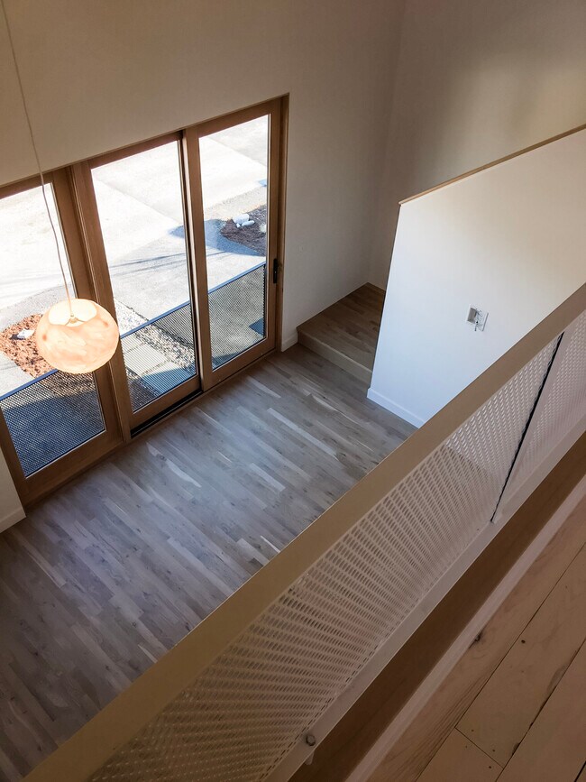 Building Photo - 926 Cleveland St.