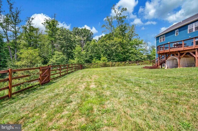Building Photo - 2211 Camp Geary Ln