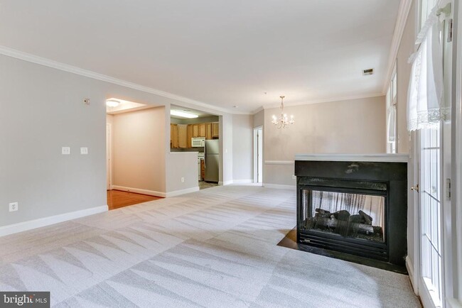 Building Photo - 2111 Ganton Green