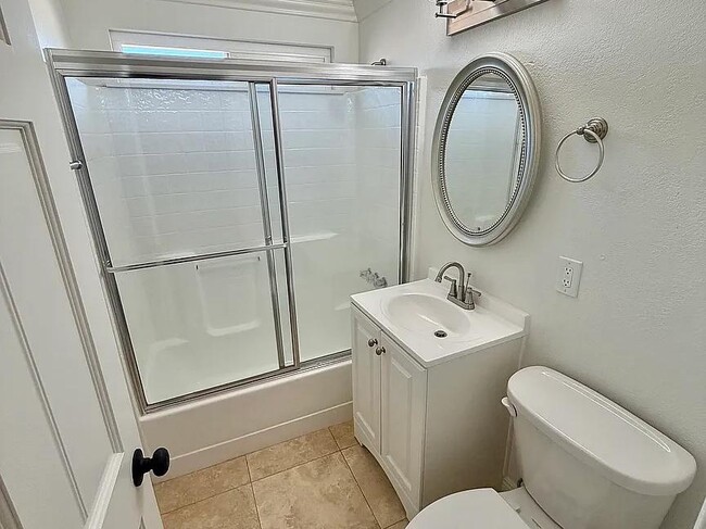 Building Photo - 2028 W Oldfield St