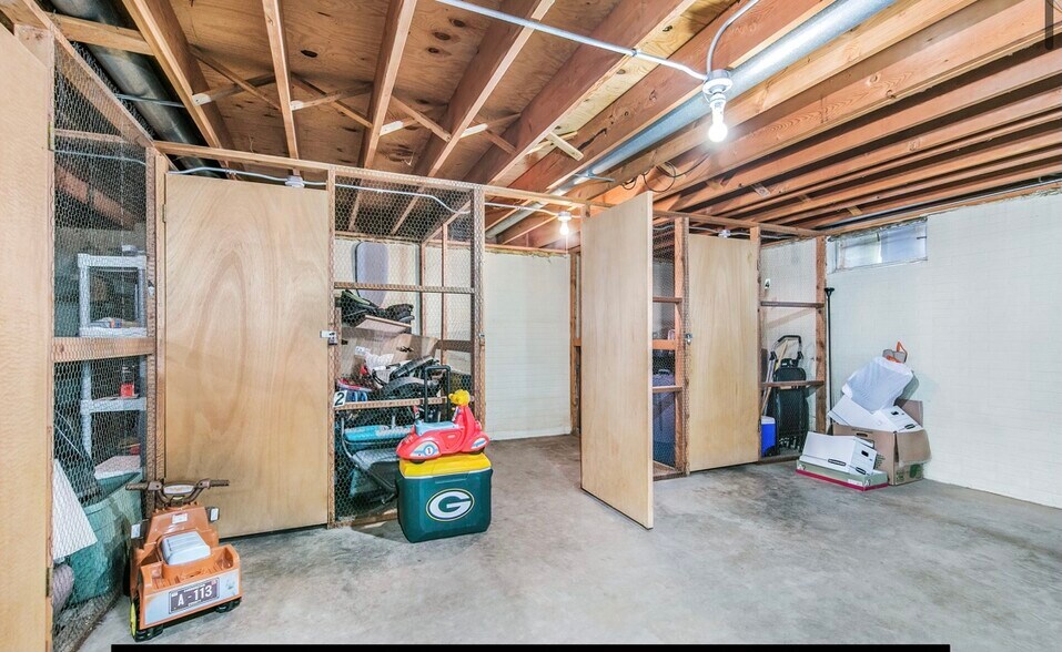 Building Photo - 1820 Sutton Plz