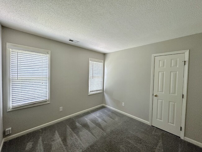 Building Photo - Beautiful 2 Story Home in Raleigh!