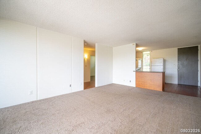 Building Photo - $2,600 / 2br - 2 Bed 1 Bath Condo In Valleyview Melemanu