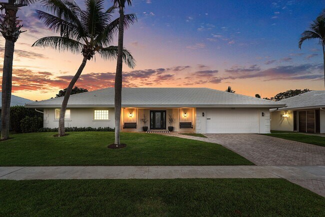 Building Photo - 1332 Tamarind Way