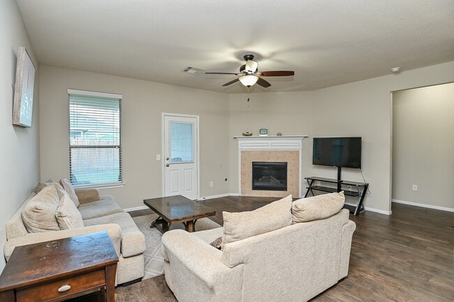 Building Photo - 15406 Key Crest Ln