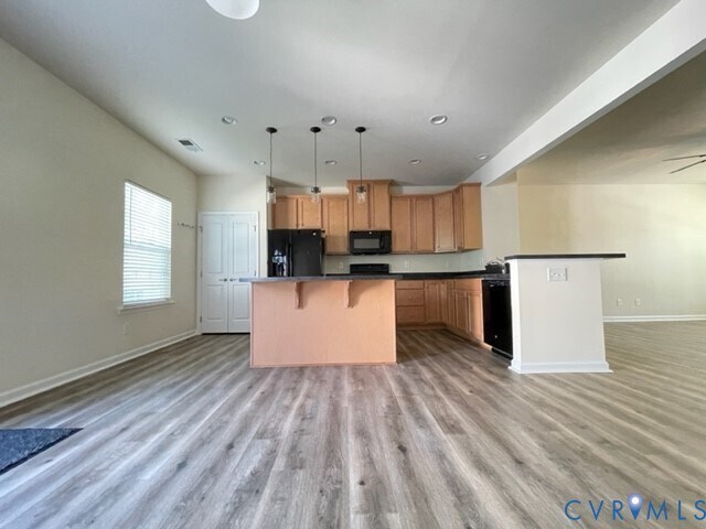Building Photo - 8107 Creekside Village Dr