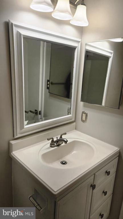 Building Photo - 501 The Woods