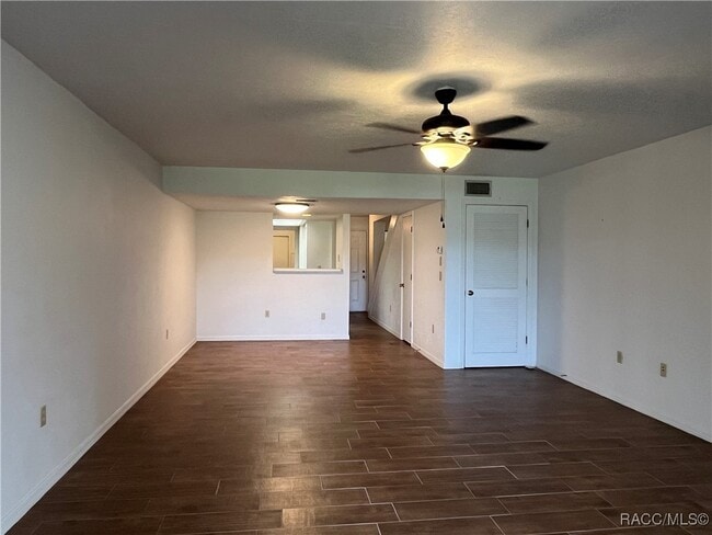 Building Photo - 810 E Gilchrist Ct