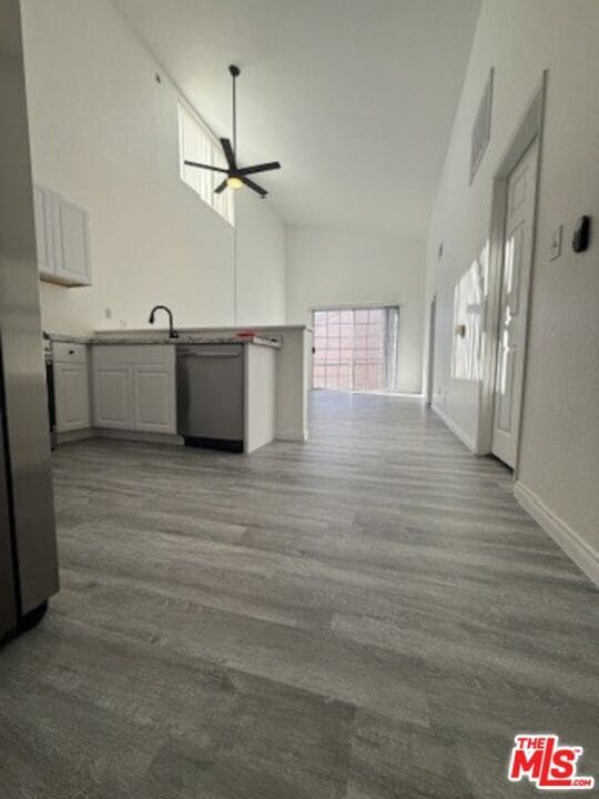 Building Photo - 621 N Bronson Ave