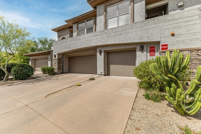 Building Photo - 10260 E White Feather Ln