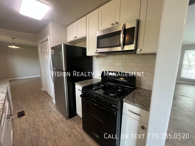 Building Photo - 5842 Oak Ct