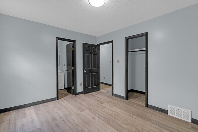 Building Photo - 3135 Mimosa Ave