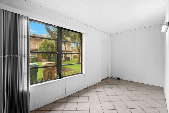 Building Photo - 50 Matador Ln
