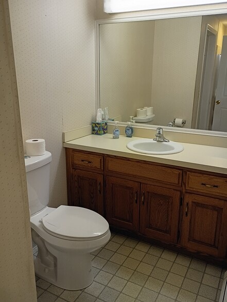 Building Photo - 445 Schaeffer Rd