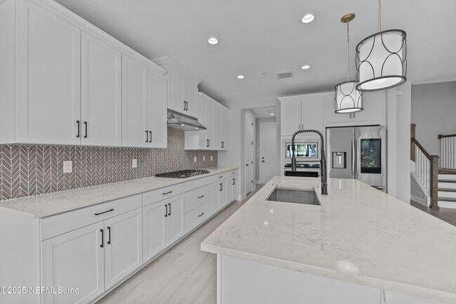 Building Photo - 27 Oak Pk Dr