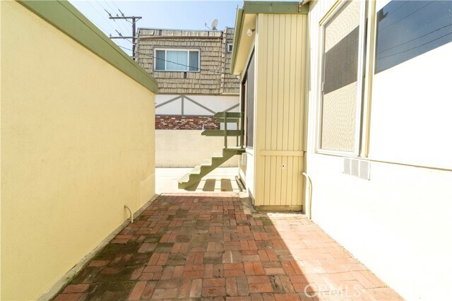 Building Photo - 440 31st St