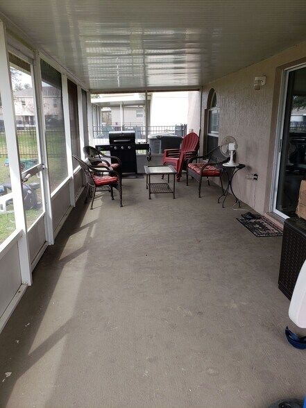 Building Photo - 76550 Longleaf Loop