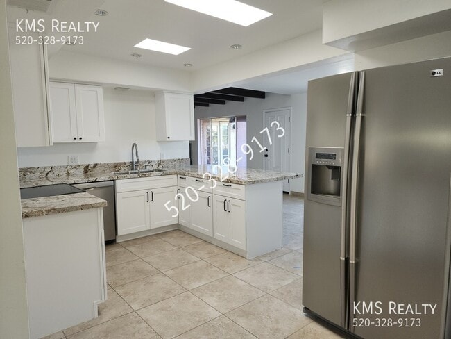 Building Photo - 500 E Eden Pl