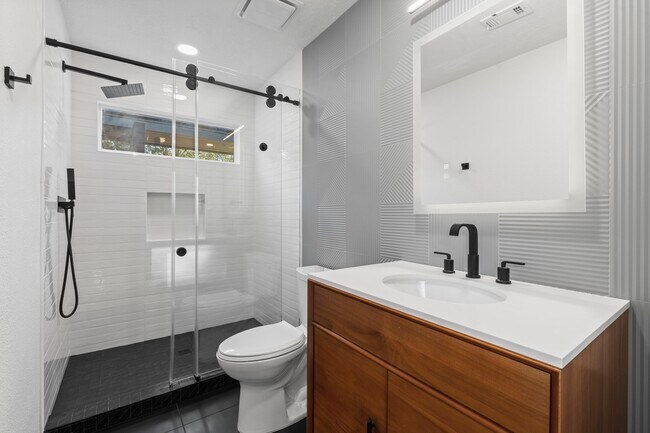 Building Photo - 2703 Crossvine Cir