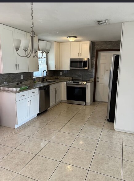 Building Photo - 120 N Edgemon Ave