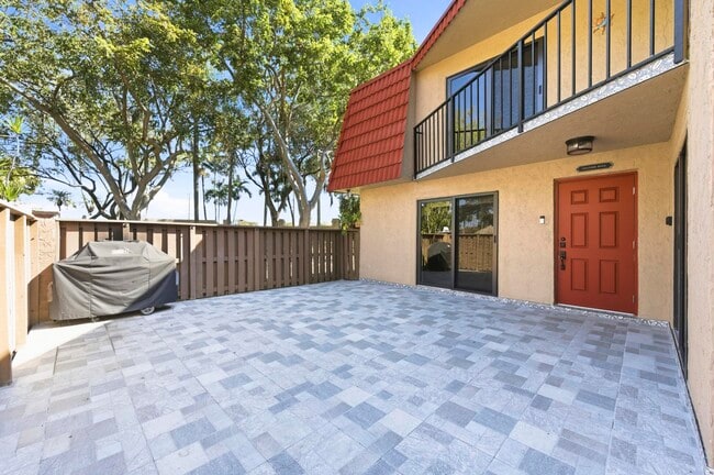 Building Photo - 8135 Severn Dr