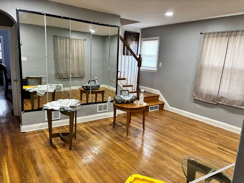 Building Photo - 4514 Saint Georges Ave