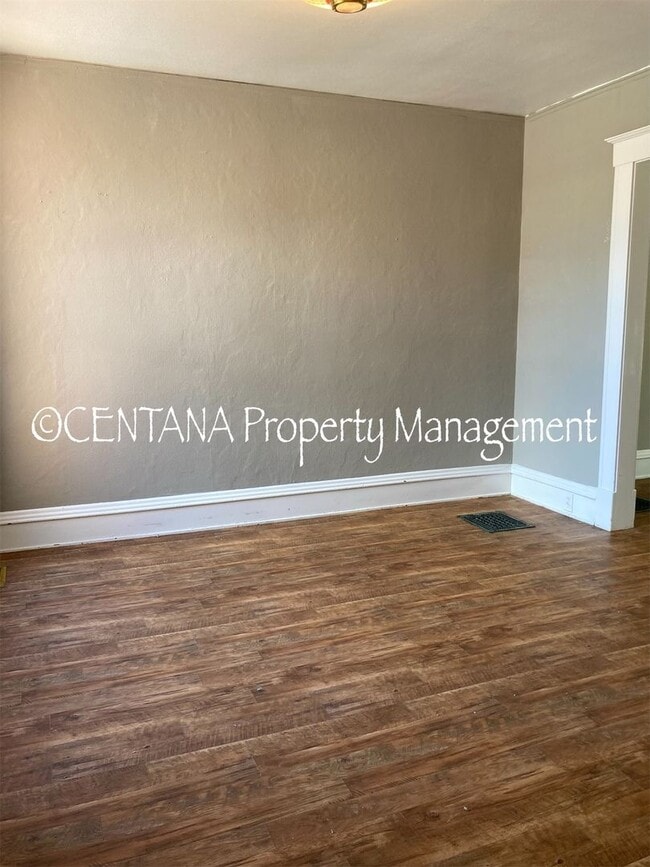 Building Photo - 214-214 S Excelsior Ave