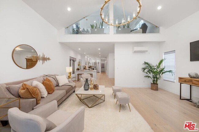 Building Photo - 157 Hart Ave