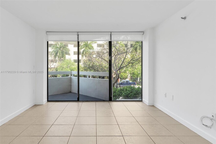 Building Photo - 2501 Brickell Ave