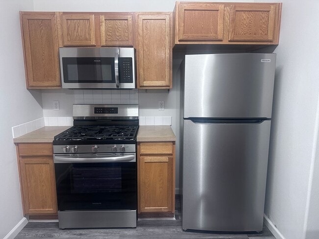 Building Photo - Newly Updated 3 Bedroom Available NOW