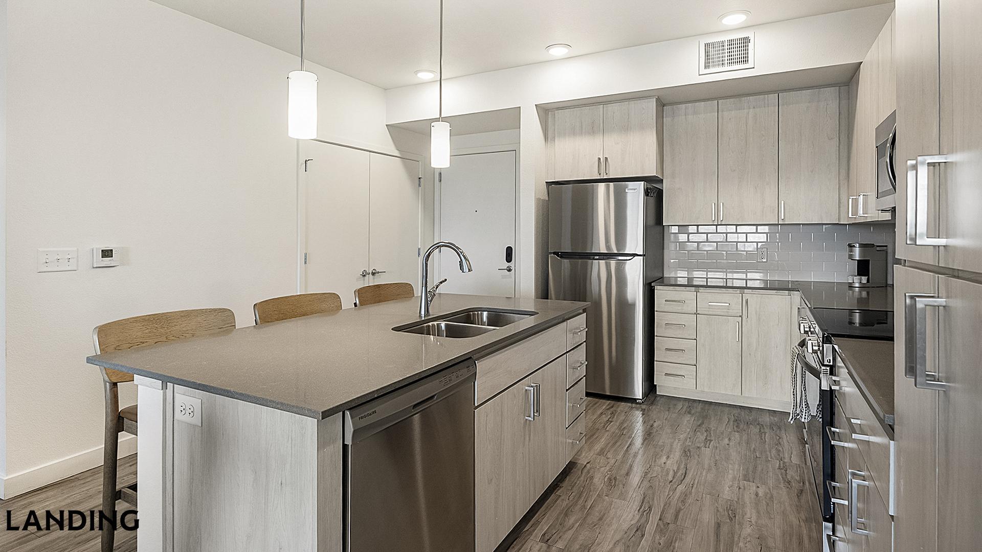 Building Photo - 1760 S Crismon Rd