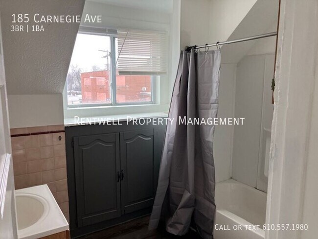 Building Photo - 185 Carnegie Ave