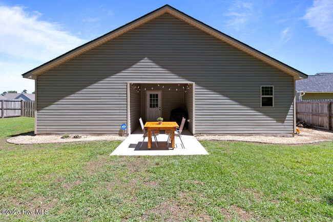 Building Photo - 244 Breakwater Dr