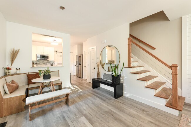 Building Photo - 886 Sedge Ct