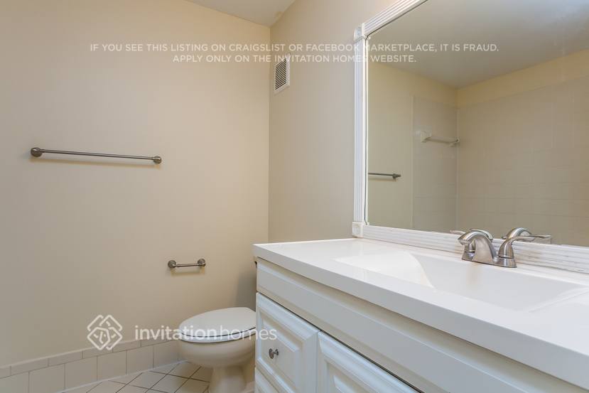 Building Photo - 631 Mulberry Ln