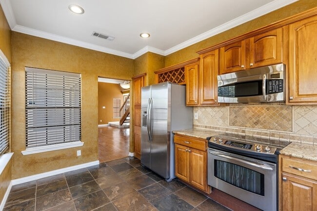 Building Photo - 602 Mission Cir