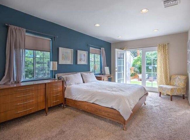 Building Photo - Beautifully Remodeled Home in Fantastic Westside Village/Palms location