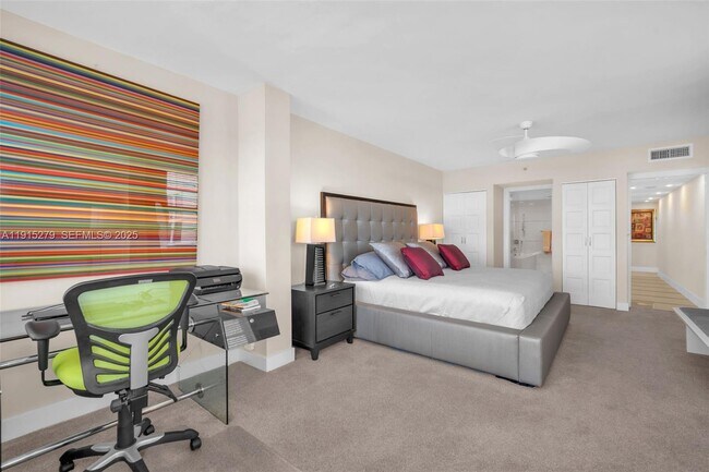 Building Photo - 3507 Oaks Way