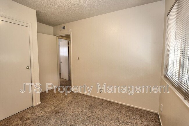 Building Photo - 2722 26th St