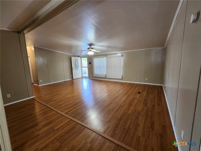 Building Photo - 922 Ashwood Dr