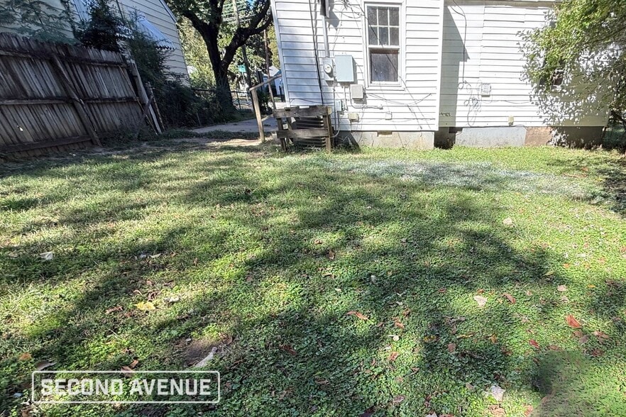 Building Photo - 2455 Twain Ave