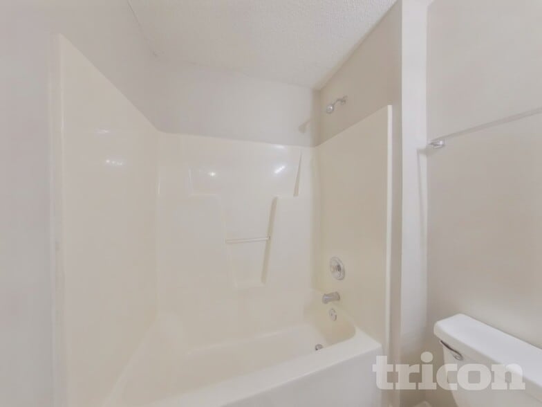 Building Photo - 2736 Daffodil Dr