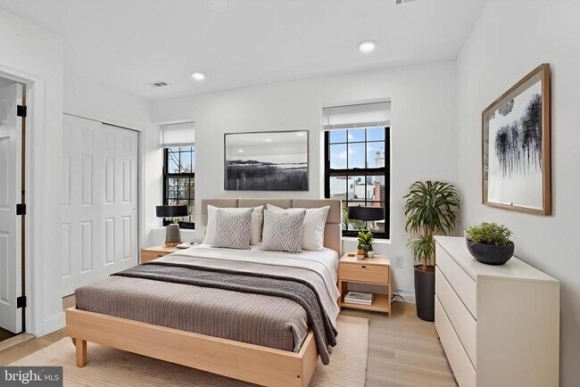 Building Photo - 712 N American St