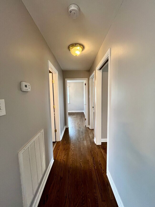 Building Photo - Country Ranch Available Now!