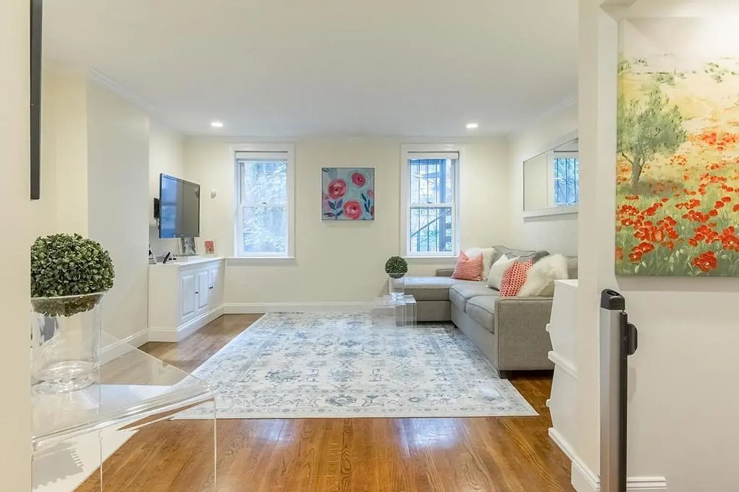 Family Room - 15 Lawrence St