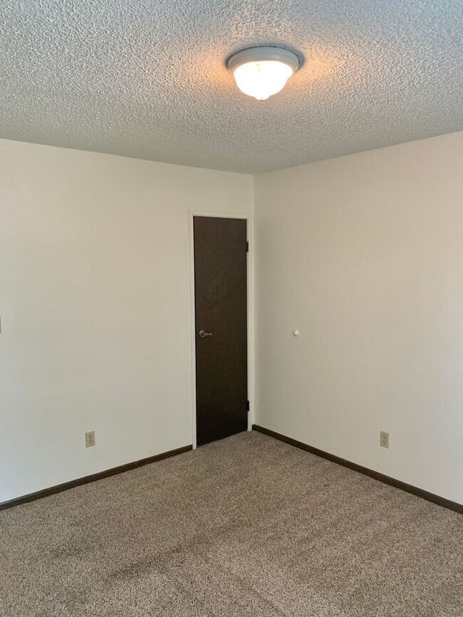 Building Photo - Great 3 Bedroom 1 Bathroom in Loveland!